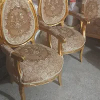یک دست مبل سلطنتی سالم به ضمانت میدیم قیمت۴میلیون|مبلمان خانگی و میز عسلی|بروجرد, |دیوار
