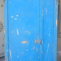 درب در حیاط در سه لت کم درب اتاق پنجره نورگیر