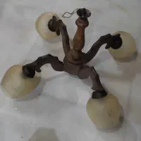 لوستر چوبی قدیمی ۴ شاخه