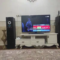 میز تلویزیون سفید