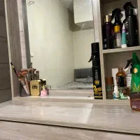میز ارایش دارای ۴ کشو