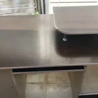 میز تحریر و کامپیوتر