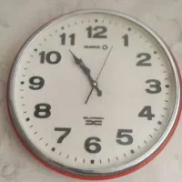 ساعت دیواری قدیمی