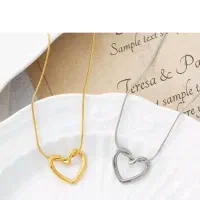 بدلیجات. لباس. شال. ساعت. و