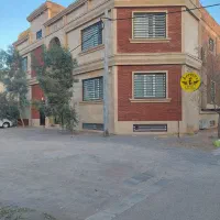 زیرزمین‌ تجاری‌ ۲۴۰متر‌ ۲خواب