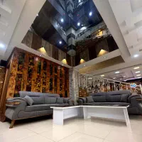 استخدام لابی من وپذیرش هتل