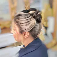 شنیون در سالن و منزل