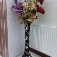گلدان وگل