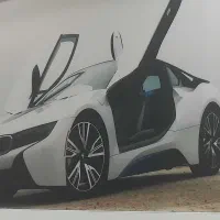 منشی در زمینه فروش خودرو خانم