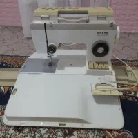 تعدادی وسایل منزل موجود است