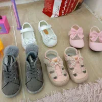 تعدادی کفش بچه گانه