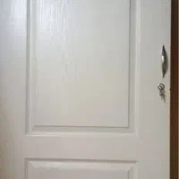 یک لنگه در کمد دیواری