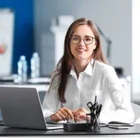 استخدام نیروی خانم برای منشی شرکت و کارهای اداری