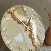 ساعت دیواری رزینی کرم طوسی
