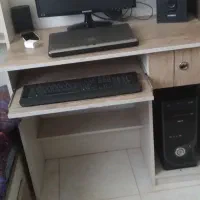 میز تحریر وکتابخانه