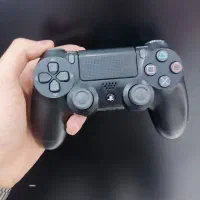دسته Ps4 اورجینال در حد نو تمیز به شرط سالم