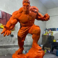 مجسمه بزرگ کنار سالنی جدبد