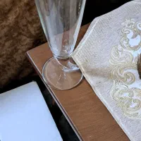 لیوان پایه بلند