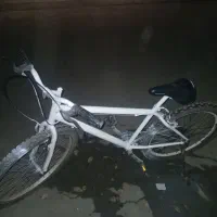 یک عدد دوچرخه|دوچرخه، اسکیت، اسکوتر|رشت, هلال احمر|دیوار