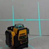 تراز لیزری سه خط 360 درجه طرح دیوالت