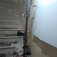 رخت اویز ایستاده