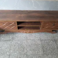 میز تلوزیون و وسط