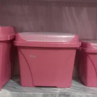 جای برنج. قند و وسایل آشپزخانه