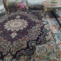 تعدادی فرش وسایل منزل دحد نو بفروش میرسد