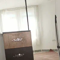 فروش یک عدد میز آرایش تمیز با دو عدد پاتختی