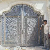 ساخت درب و پنجره و اجرای نرده راهپله