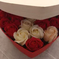 گل مصنوعی با باکس|گل مصنوعی|اندیشه, اندیشه فاز ۲|دیوار