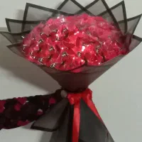 دسته گل پروانه و رز ربانی هدیه ولنتاین