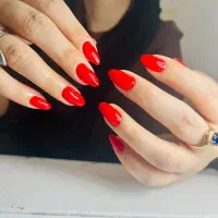 کاشت ناخن با بیش از ۵ سال سابقه کاری