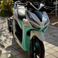 کلیک ۱۴۰۲ کم کار|موتورسیکلت|لاهیجان, شیشه گران|دیوار