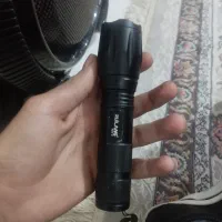 چراغ قوه سالم درحد نو لازم ندارم شارژش کمه