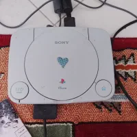 پلی استیشن وان با صد تا بازی و دو تا دسته