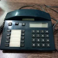 تلفن رو میزی قدیمی