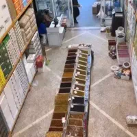 فروشنده خانم
