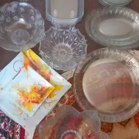 تعدادی ظرف بلور