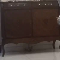 اینه و کنسول سلطنتی