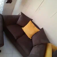مبلمان راحتی هفت نفره و میز وسط و ۳ عسلی