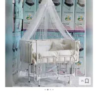 تخت بغل تخت مادر