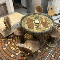 میز ناهار خوری تمام چوب و صندلی چرم‌گاو|میز و صندلی غذاخوری|رشت, کوی مهر|دیوار