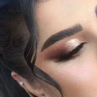 میکاپ و شنیون و کلیه ی خدمات زیبایی