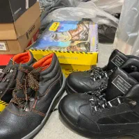 فروش ویژه کفش و لباس کار تک سایز