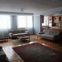 آپارتمان ۱۸۲متر ۴ خواب فول تمیز روبروی پارک لاله