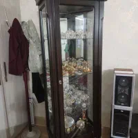 بوفه با وسایل دکوری