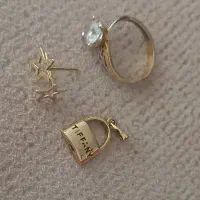 مقداری طلا وزن پایین