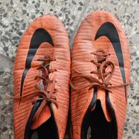 کفش ورزشی میخی