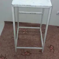 چهار پایه آهنی